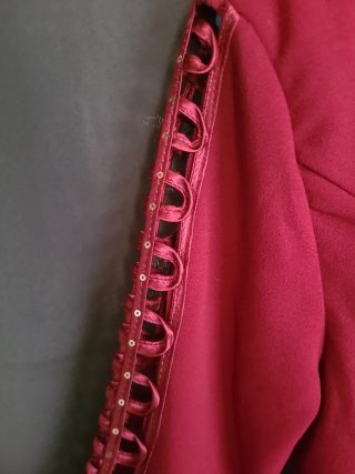 Vestido rosa/rojo con detalles