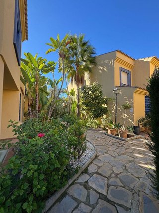 Casa adosada en venta en Puerto Banús en Marbella