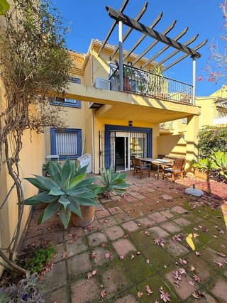 Casa adosada en venta en Puerto Banús en Marbella