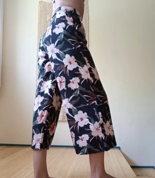 Pantaloni vita alta floreali