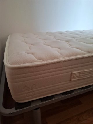 Colchón FiberMaster y cama inferior