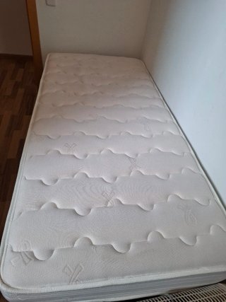 Colchón FiberMaster y cama inferior