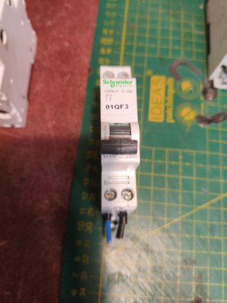 Schneider Electric ICT 01KM2, diferencial, automát