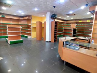 Local comercial en alquiler en Nueva Andalucía en Almería