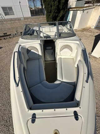 Barco Stingray 220LX J