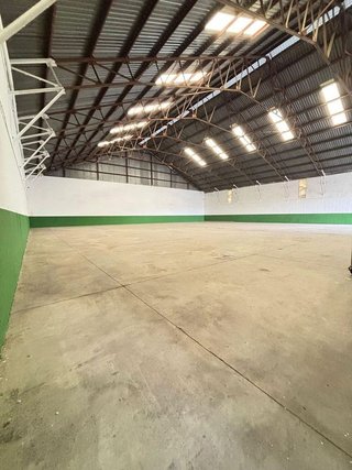 Nave industrial en alquiler en Valdepeñas