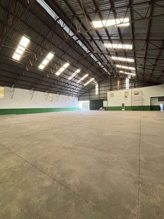 Nave industrial en alquiler en Valdepeñas