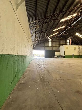Nave industrial en alquiler en Valdepeñas