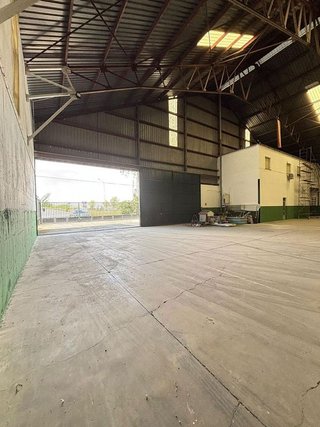 Nave industrial en alquiler en Valdepeñas