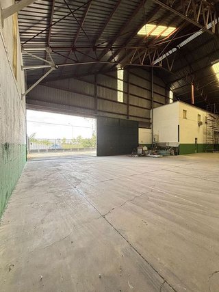 Nave industrial en alquiler en Valdepeñas