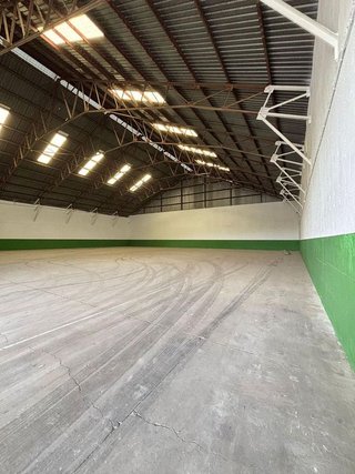 Nave industrial en alquiler en Valdepeñas