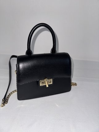 Bolso negro niña