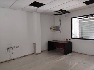 Local comercial en venta en Serraparera en Cerdanyola del Vallès
