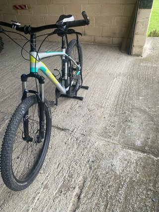 Bicicleta MTB Felt
