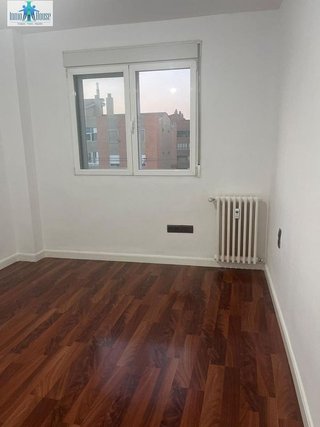 Piso en venta en Hospital - Parque sur en Albacete