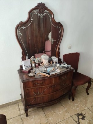 Tocador antiguo madera con espejo