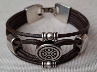Pulsera Cuero y Zamak Artesanal