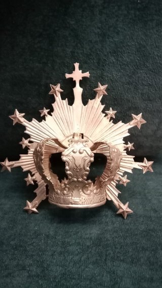 Corona de plata dorada