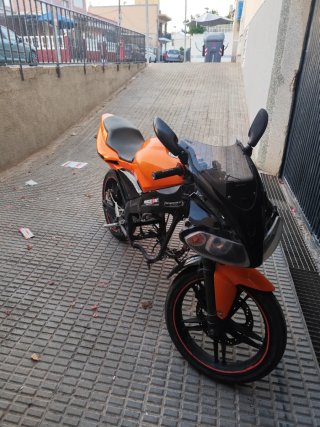 Yamaha TZR Naranja