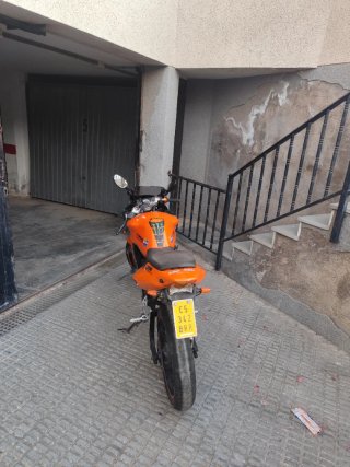 Yamaha TZR Naranja
