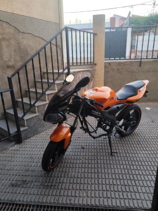 Yamaha TZR Naranja