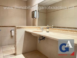 Local comercial en venta en Olot