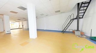 Local comercial en alquiler en Milán - Pumarín - Teatinos en Oviedo