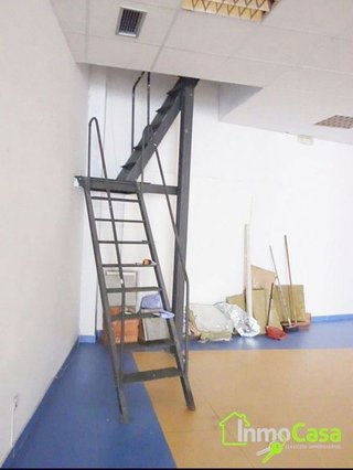 Local comercial en alquiler en Milán - Pumarín - Teatinos en Oviedo