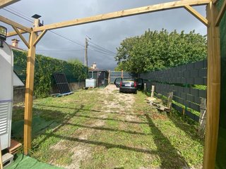 Finca urbana con caravana y trastero