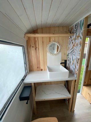 Finca urbana con caravana y trastero