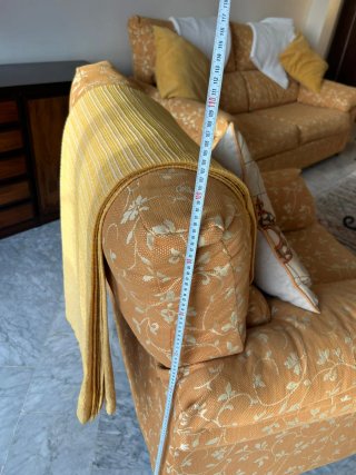 2 sillones de tela con estampado floral
