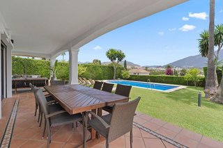 Chalet en alquiler en Los Naranjos - Las Brisas en Marbella