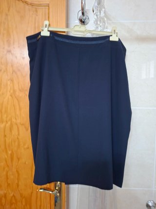Falda larga roja talla 52-54