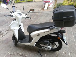 Honda Vision 2024 Scooter Blanca