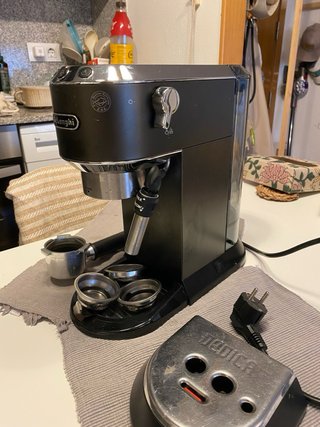 Cafetera DeLonghi Dedica
