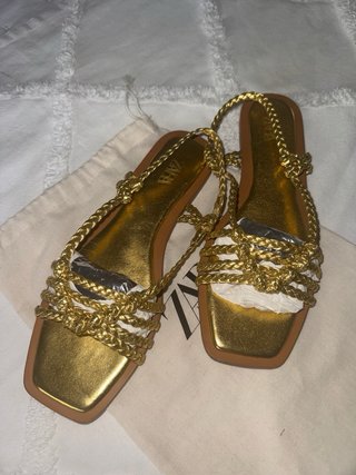 Sandalias Zara Doradas