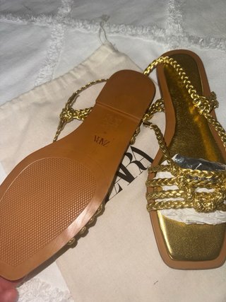 Sandalias Zara Doradas
