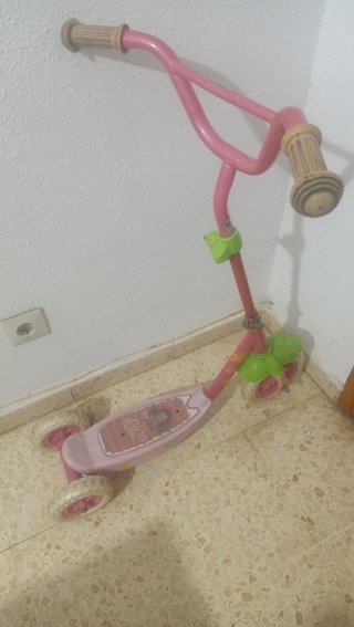 Patinete rosa infantil con dibujo