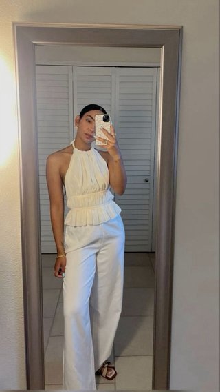 Top blanco halter fruncido