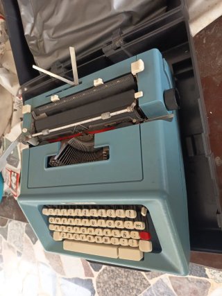 Máquina de escribir Olivetti Studio 46