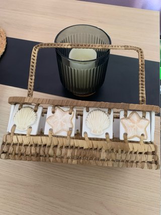 Cesta de mimbre con asa y separadores