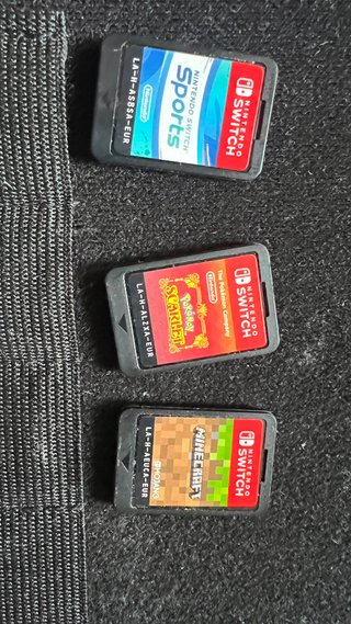 Nintendo Switch + Funda, Dock y Mandos