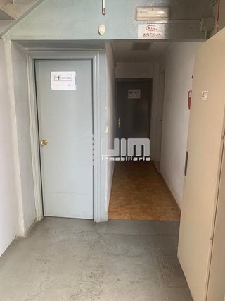 Local comercial en venta en Avda. de Abril. - 9 de octubre en Sagunto