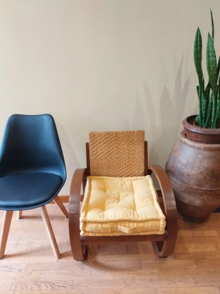 Butaca de madera y ratán