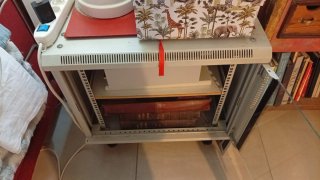 Mueble Servidores Vintage Metálico con Puerta de C