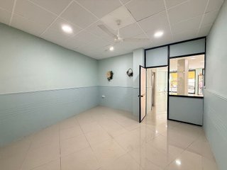 Local comercial en alquiler en Carranque - Haza Cuevas en Málaga