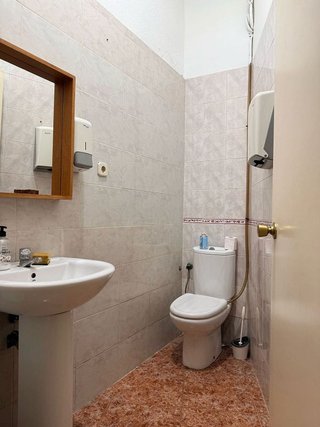 Local comercial en alquiler en Carranque - Haza Cuevas en Málaga