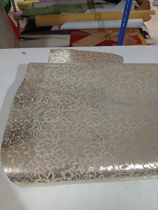 Piel de serraje con estampado floral