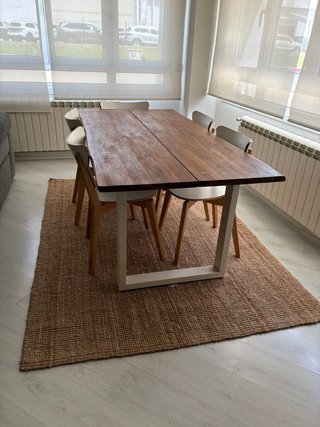 Mesa de comedor de acacia