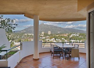 Piso en alquiler en Nueva Andalucía centro en Marbella